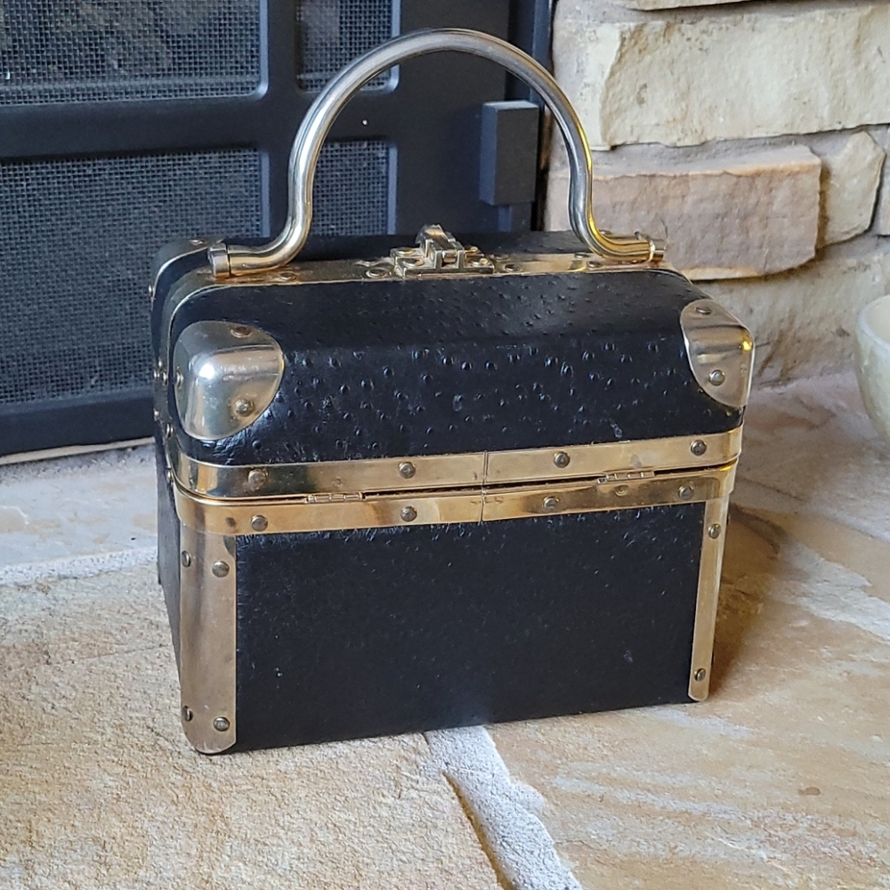 Lisette Vintage Faux Ostrich Train Case Cube